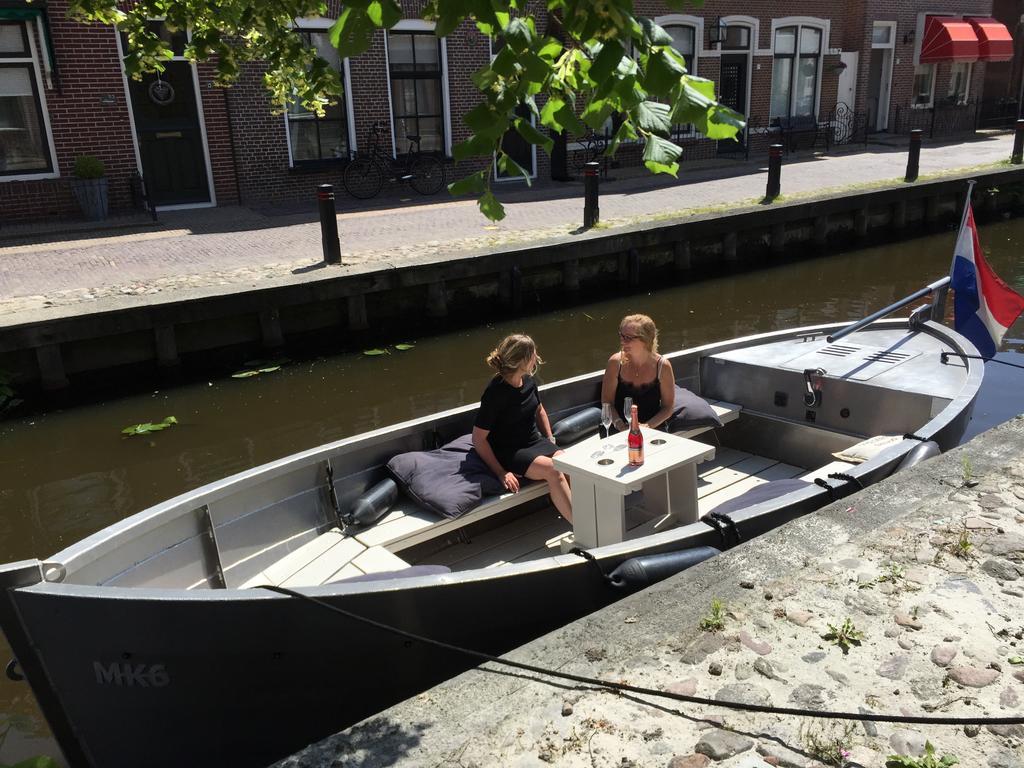 B&B Het Herenhuys Aan De Historische Gracht Van Kollum Экстерьер фото