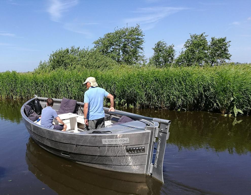 B&B Het Herenhuys Aan De Historische Gracht Van Kollum Экстерьер фото